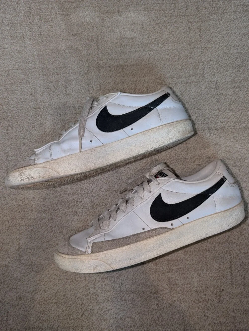 Nike Blazer White Black Low '77 Vintage Sneakers